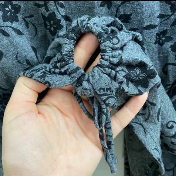 Vintage Brittany Black Gray Floral Open Front Waterfall Shrug Sweater Wrap 90s - Picture 4 of 6